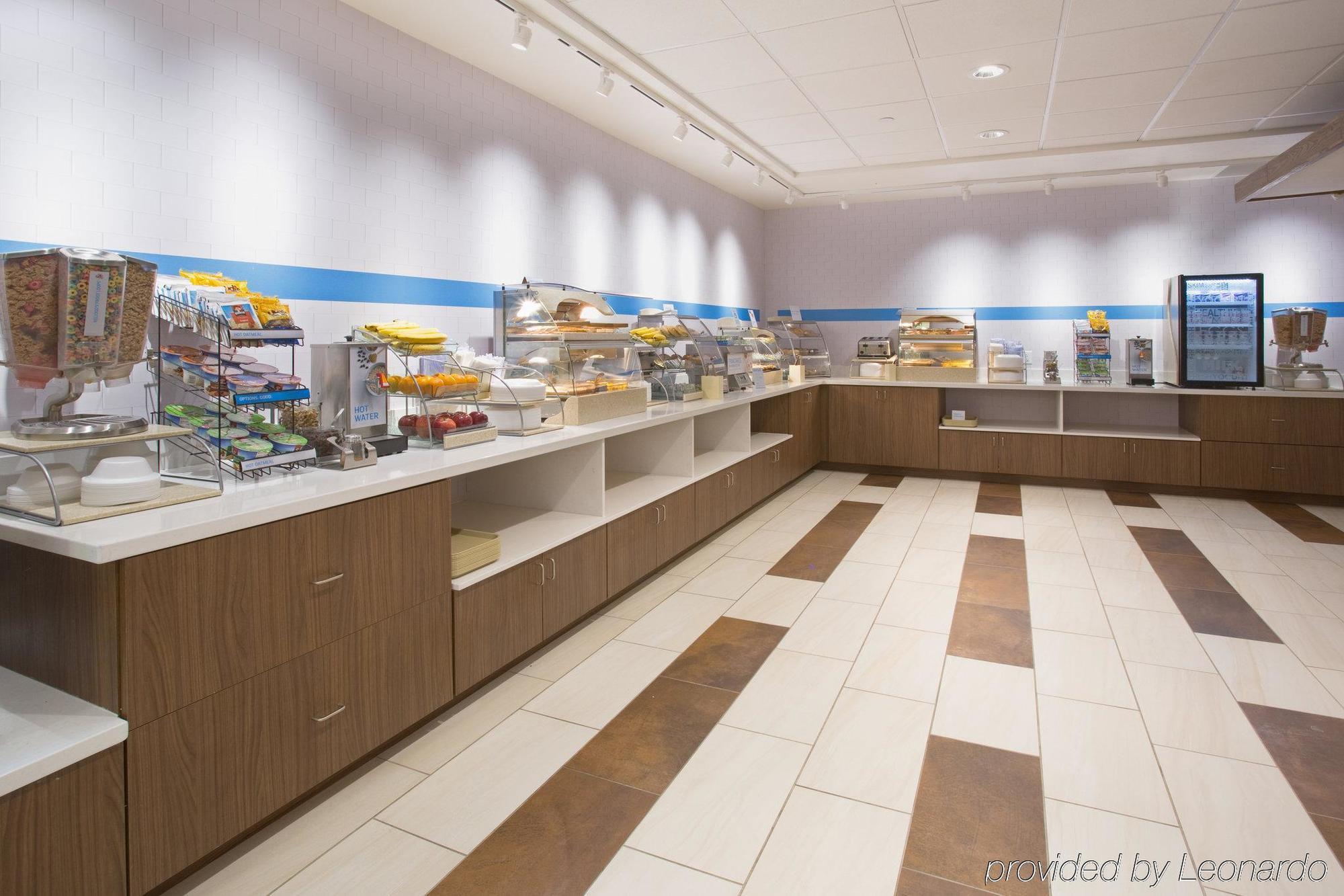 Holiday Inn Express & Suites Johnstown By Ihg Eksteriør billede