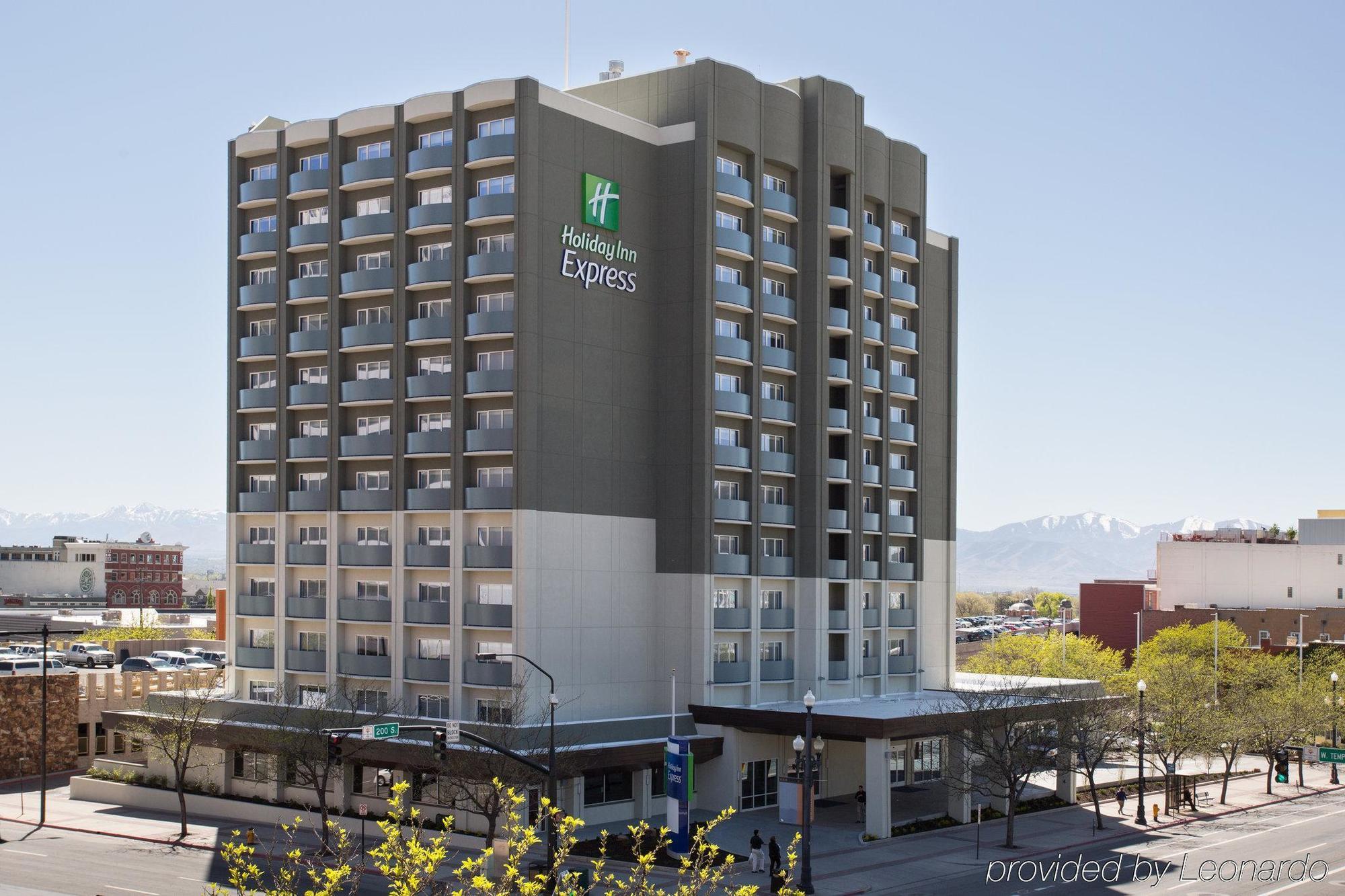 Holiday Inn Express & Suites Johnstown By Ihg Eksteriør billede