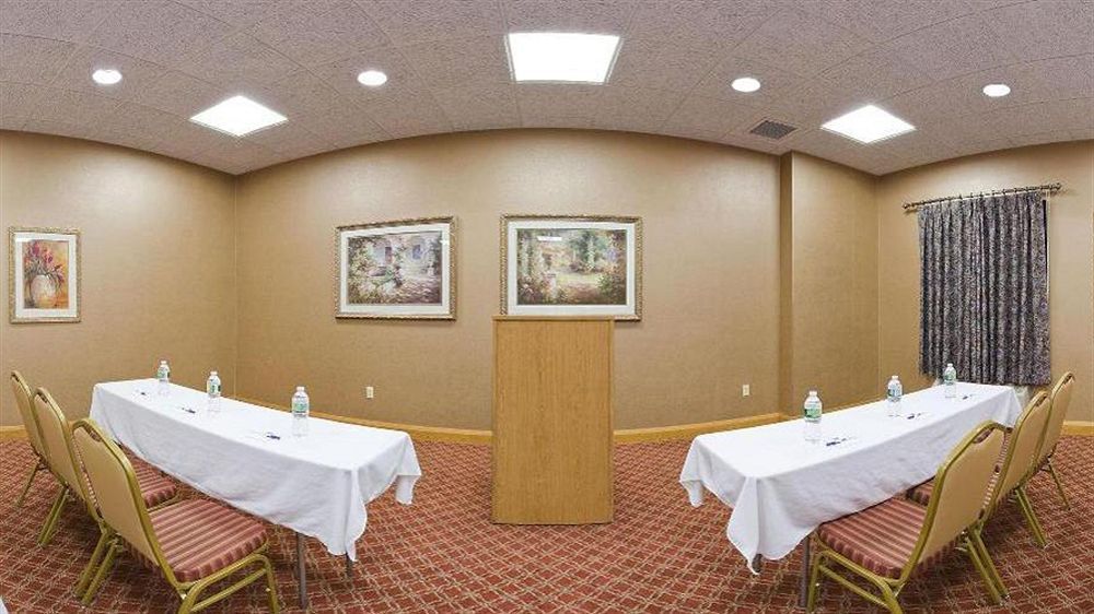 Holiday Inn Express & Suites Johnstown By Ihg Eksteriør billede