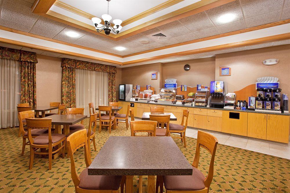 Holiday Inn Express & Suites Johnstown By Ihg Eksteriør billede