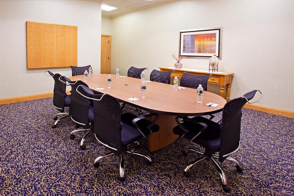 Holiday Inn Express & Suites Johnstown By Ihg Eksteriør billede