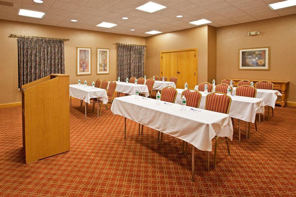 Holiday Inn Express & Suites Johnstown By Ihg Eksteriør billede