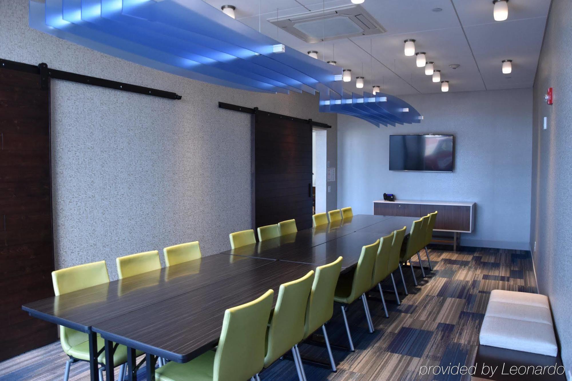 Holiday Inn Express & Suites Johnstown By Ihg Eksteriør billede
