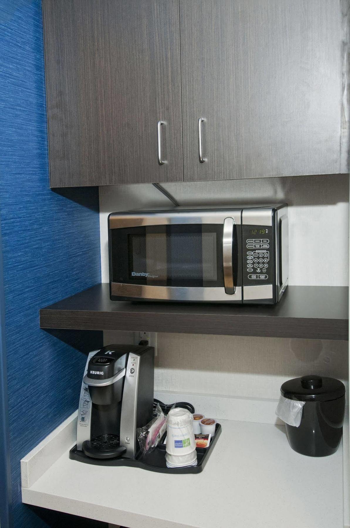 Holiday Inn Express & Suites Johnstown By Ihg Eksteriør billede