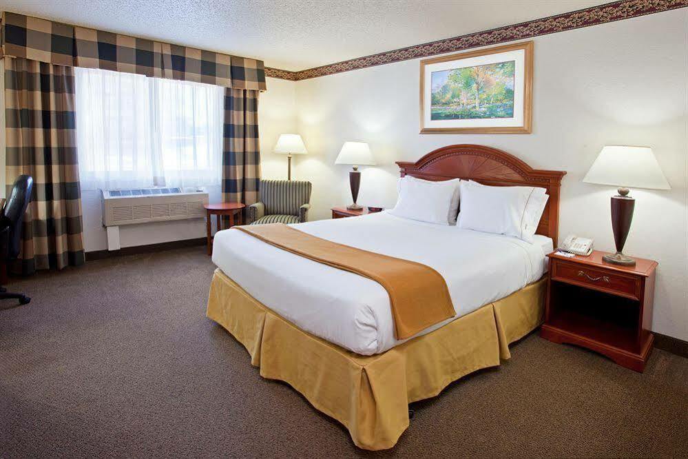 Holiday Inn Express & Suites Johnstown By Ihg Eksteriør billede
