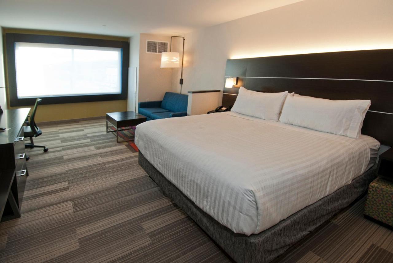 Holiday Inn Express & Suites Johnstown By Ihg Eksteriør billede