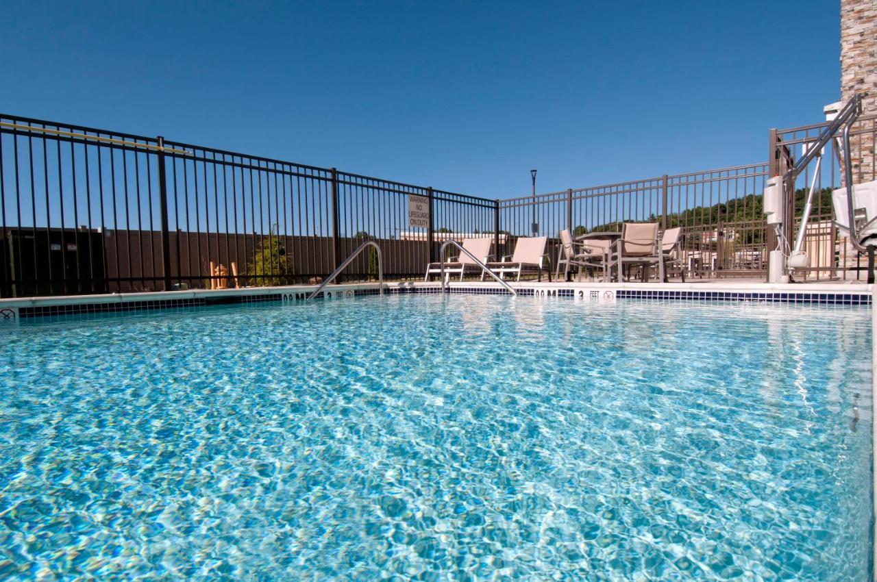 Holiday Inn Express & Suites Johnstown By Ihg Eksteriør billede