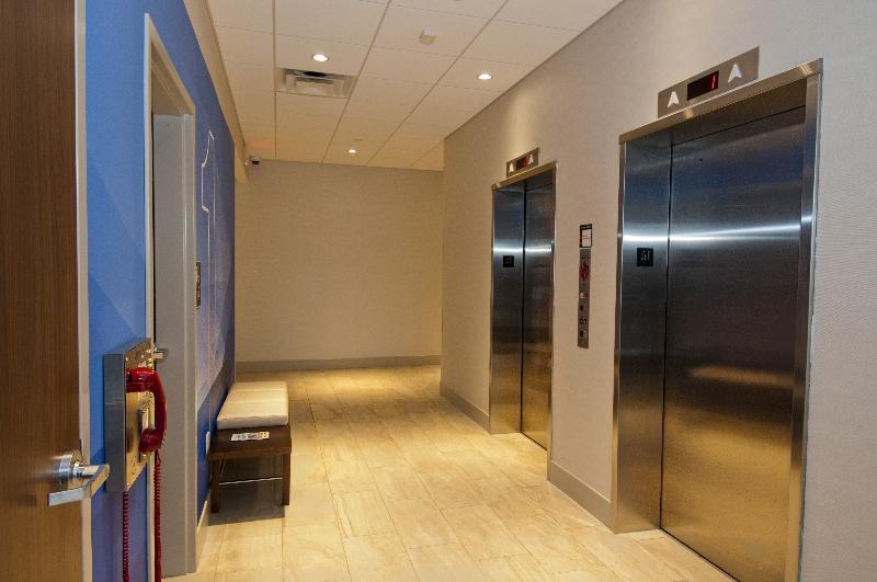 Holiday Inn Express & Suites Johnstown By Ihg Eksteriør billede